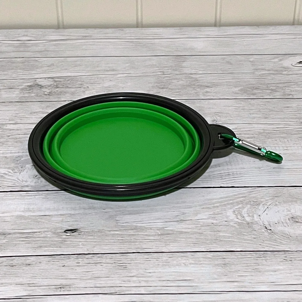 Green Collapsible Silicone Pet Travel Bowl with Carabiner Clip for Dogs Cats